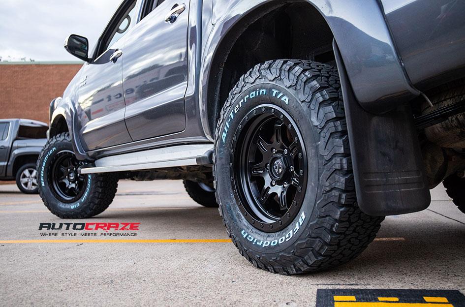 TOYOTA HILUX N70 4WD JM2 MATTE BLACK